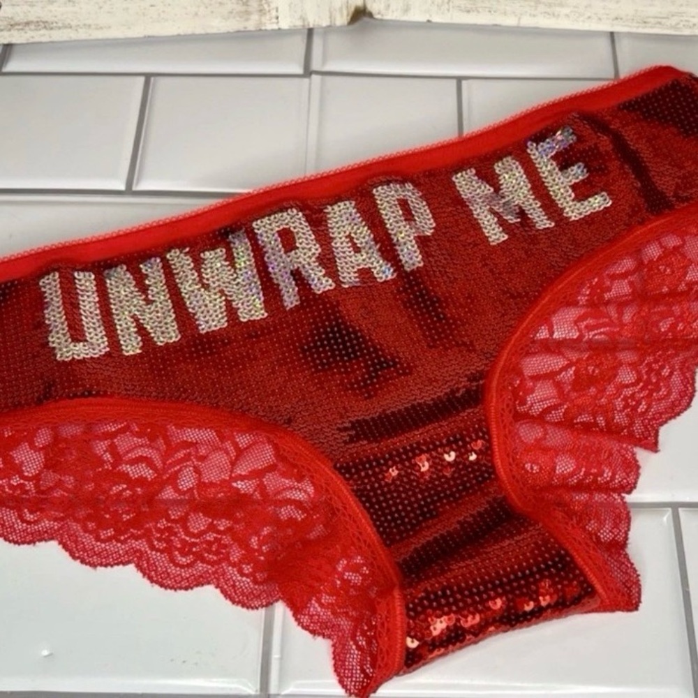 NWT Victoria’s Secret PINK Red UNWRAP ME Sequin Lace Back hipster panties Large